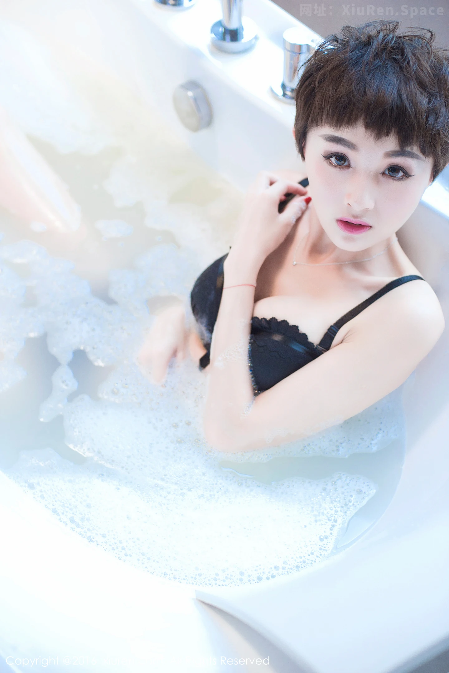 图片[5]-[XiuRen秀人网]VOL.657 嫩模baby kiki浴缸里性感黑色内衣秀白嫩豪乳诱惑写真70P-秀人网官方网站